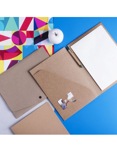 Portafolios personalizados en cartón reciclado...