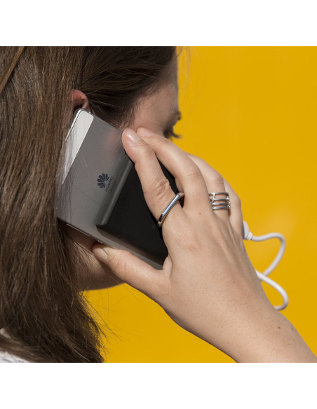 Power bank personalizada 2000 mAh, ventosas, soporte.