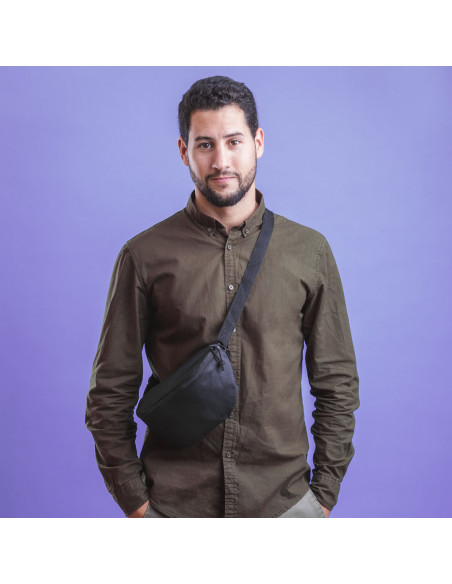 Riñoneras personalizadas en poliéster 600D, ideal para ocio.