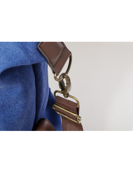 Bolsa de viaje personalizada en canvas resistente.