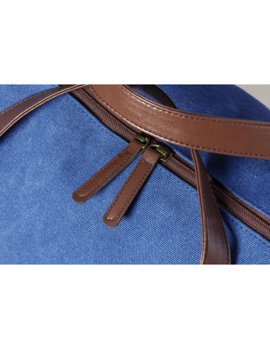 Bolsa de viaje personalizada en canvas resistente.