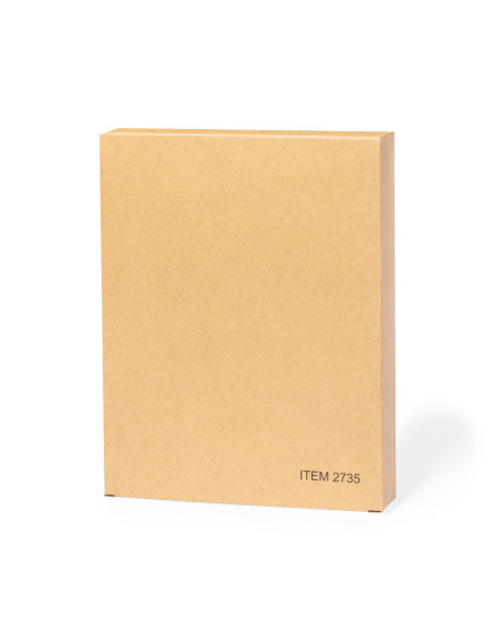 Agenda personalizada A5 en cuero reciclado con cierre elástico.