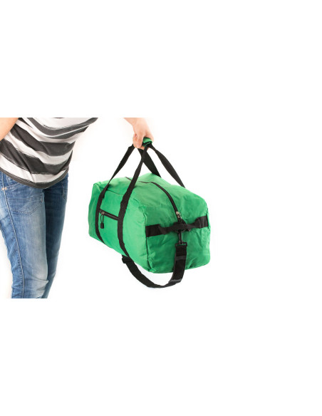 Bolsa de viaje personalizada en poliéster resistente.