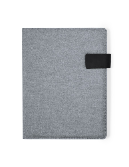 Portafolio personalizado en RPET 600D con cierre imantado y bloc.